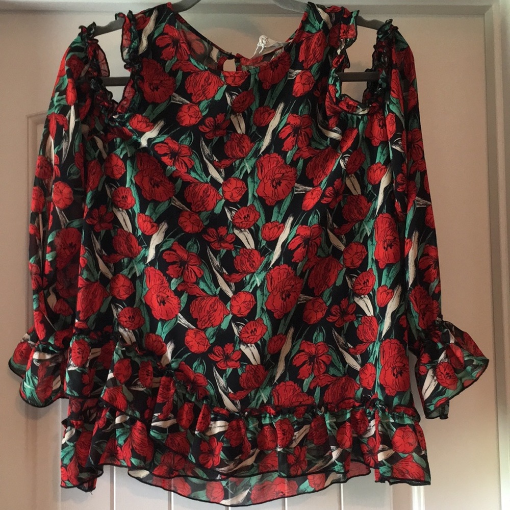 ❣️NWT Floral Red & Black Cold Shoulder Blouse S